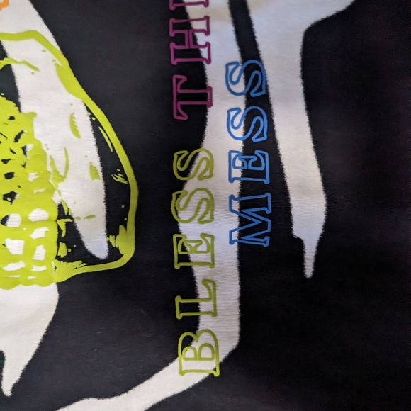 Graphic Black and White Swirl T-Shirt - Picture 4 of 5